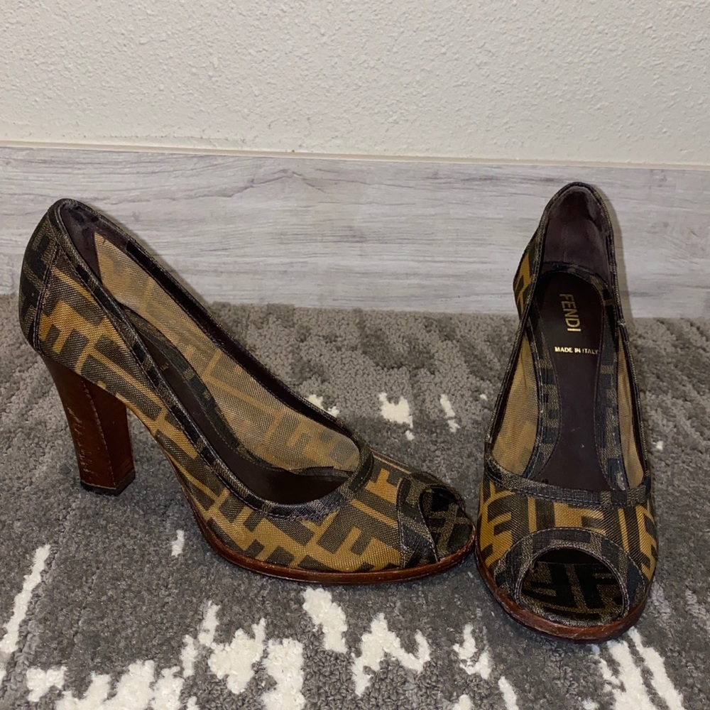 Vintage 90's FENDI FF Print Heels